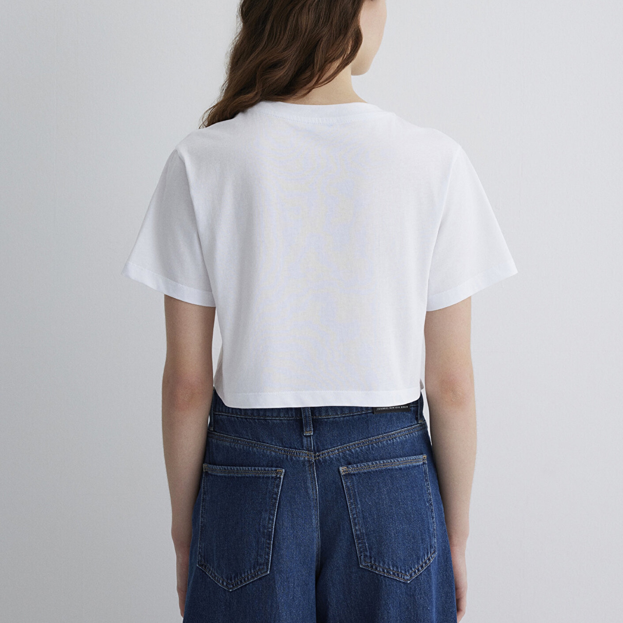 Mavi Baskılı Beyaz Crop Tişört Regular Fit / Normal Kesim 1613208-620