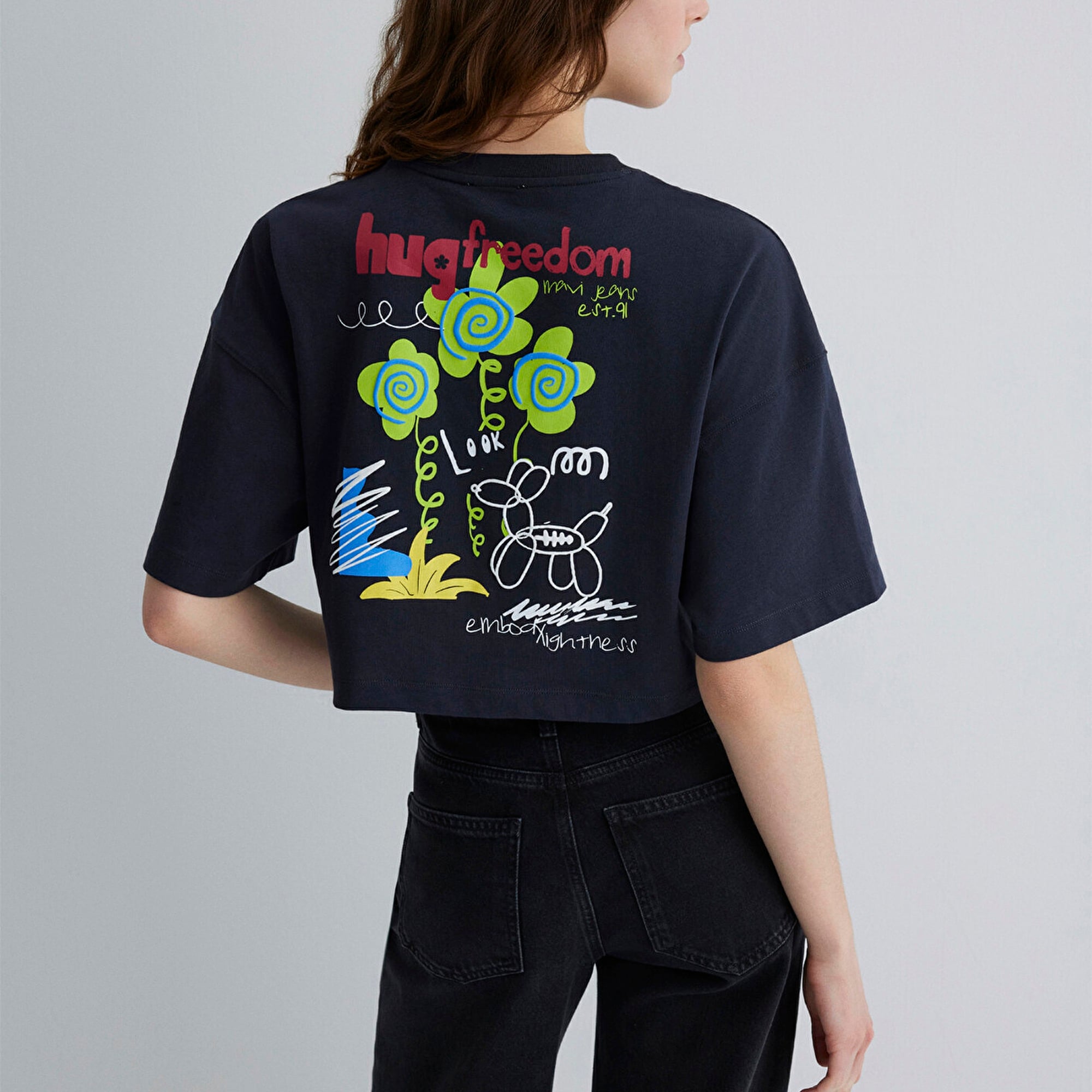 Mavi Sırt Baskılı Antrasit Tişört Crop / Kısa Kesim 1613101-70087