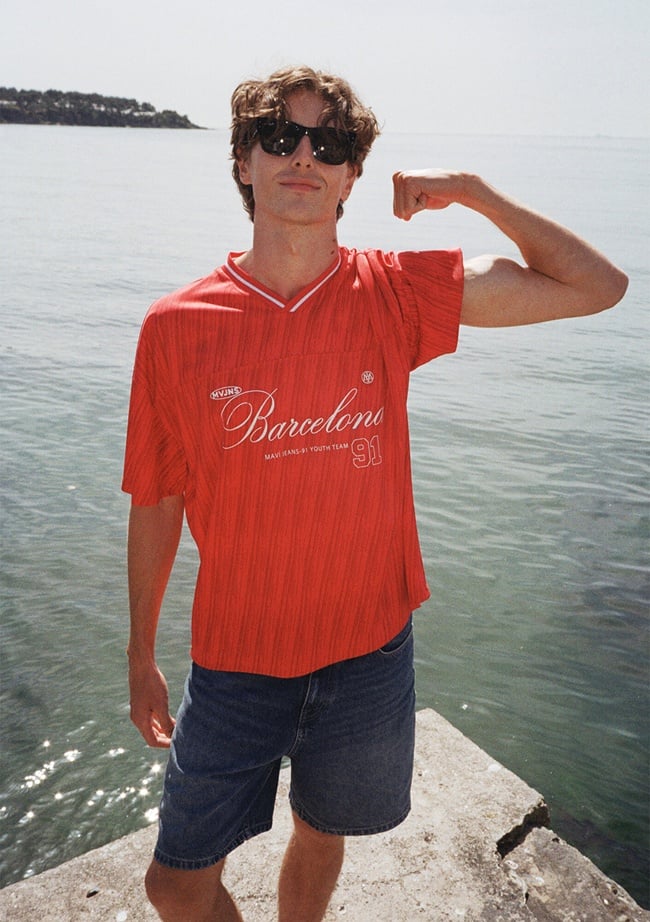  Mavi Barcelona Baskılı Kırmızı Forma Tişört Oversize / Geniş Kesim 0612712-70471