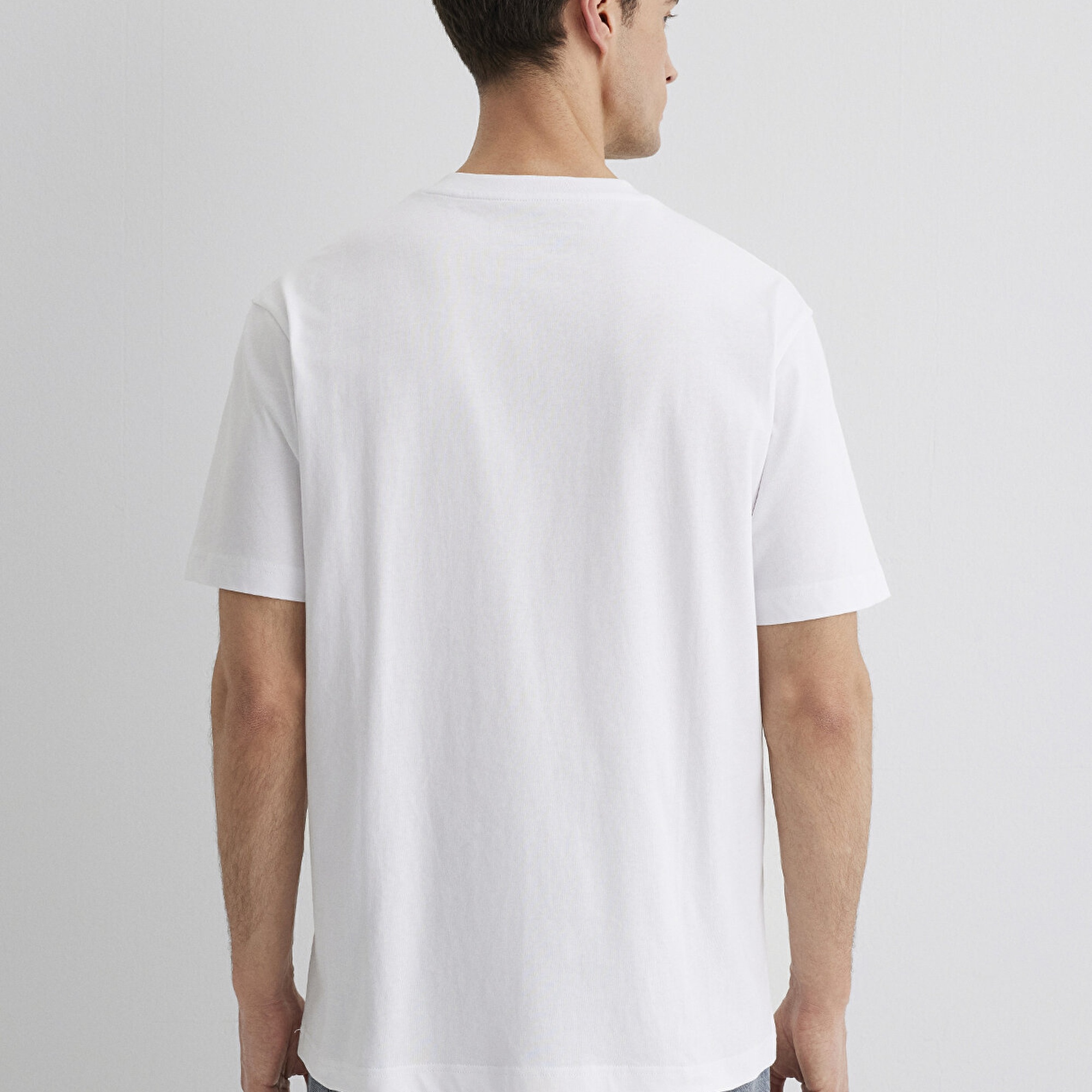 Mavi İstanbul Baskılı Beyaz Tişört Loose Fit / Bol Rahat Kesim 0613002-620