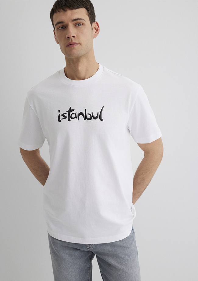  Mavi İstanbul Baskılı Beyaz Tişört Loose Fit / Bol Rahat Kesim 0613002-620