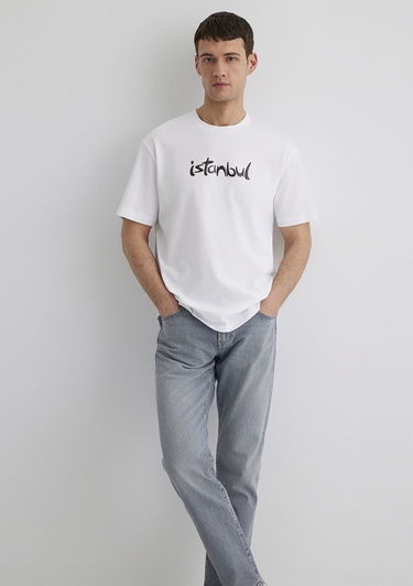  Mavi İstanbul Baskılı Beyaz Tişört Loose Fit / Bol Rahat Kesim 0613002-620