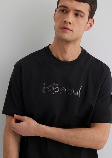  Mavi İstanbul Baskılı Siyah Tişört Loose Fit / Bol Rahat Kesim 0613002-71379