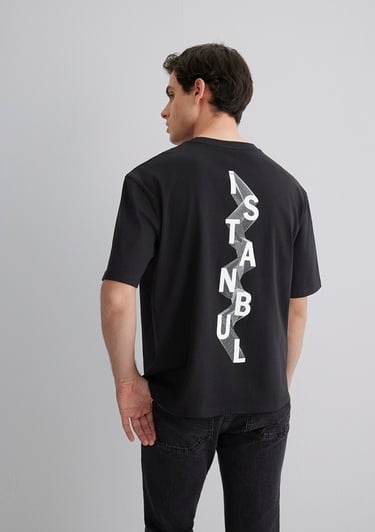  Mavi İstanbul Baskılı Siyah Tişört Relaxed Fit / Rahat Kesim 0613001-71379