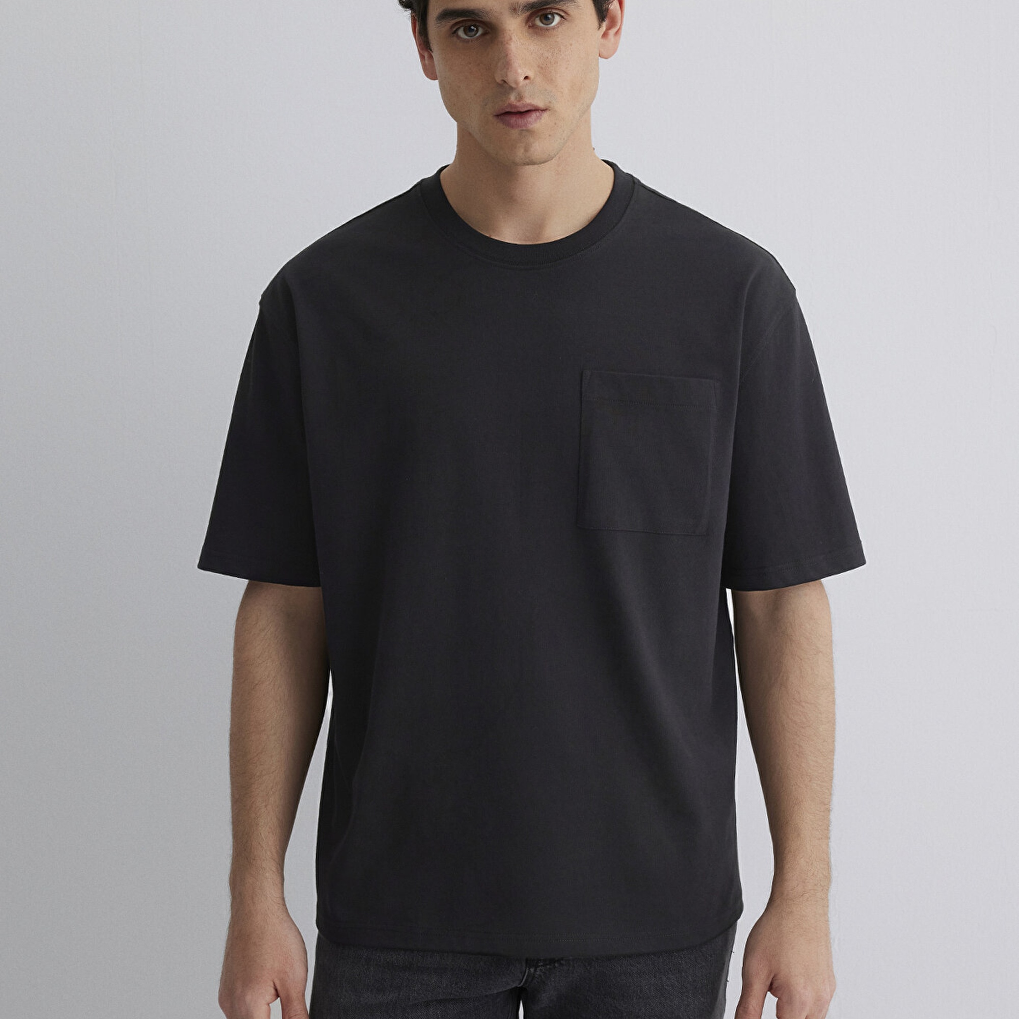 Mavi İstanbul Baskılı Siyah Tişört Relaxed Fit / Rahat Kesim 0613001-71379