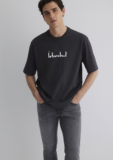  Mavi İstanbul Baskılı Siyah Tişört Relaxed Fit / Rahat Kesim 0612999-900