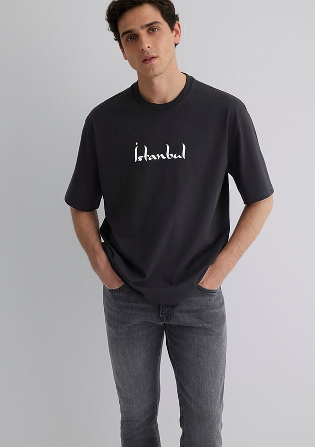 Mavi İstanbul Baskılı Siyah Tişört Relaxed Fit / Rahat Kesim 0612999-900