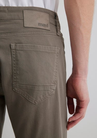  Mavi Marcus Puslu Zeytin Yeşili Comfort Gabardin Pantolon 0035188050