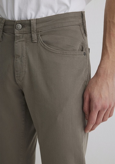  Mavi Marcus Puslu Zeytin Yeşili Comfort Gabardin Pantolon 0035188050