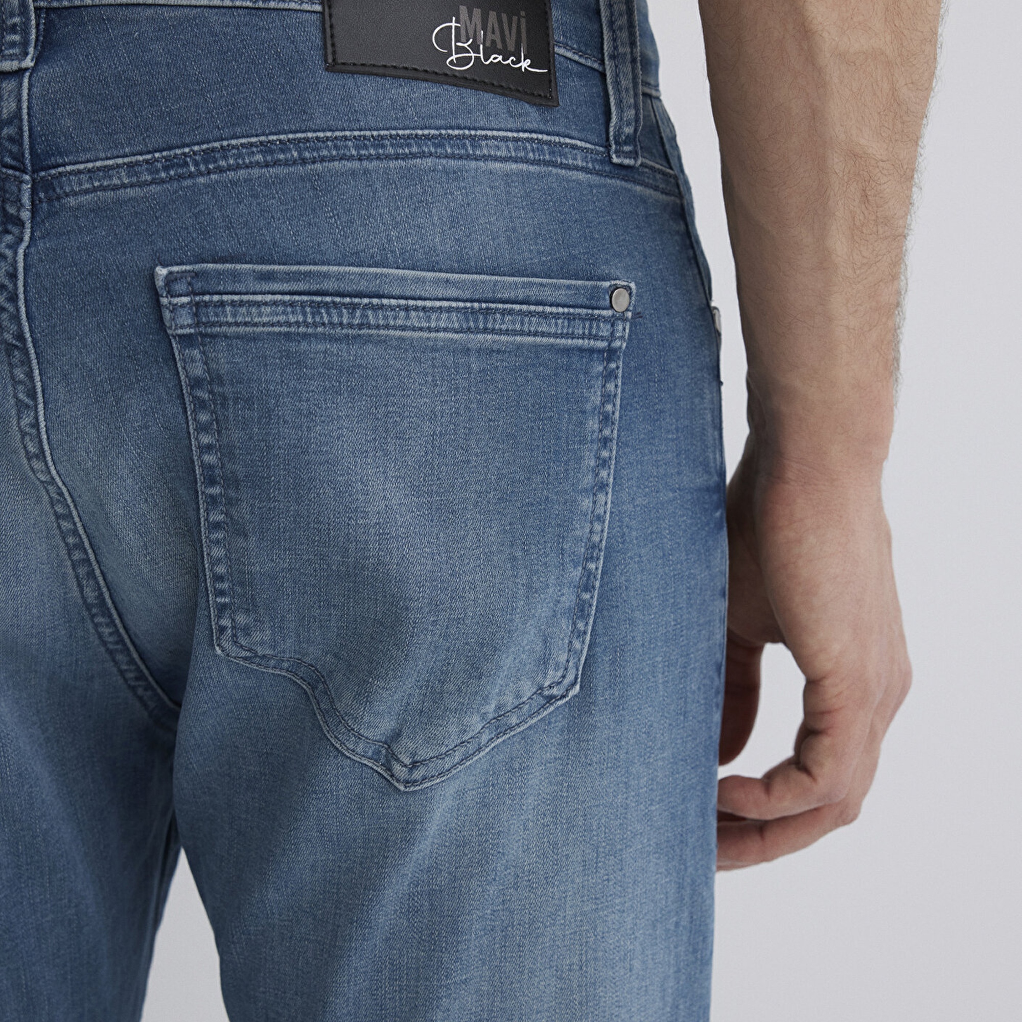 Mavi Marcus Lux Black Puslu İndigo Mavisi Jean Pantolon 0035189560