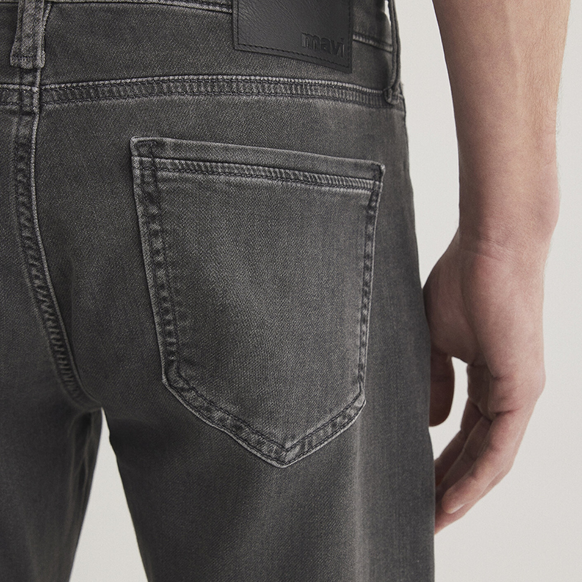 Mavi Marcus Sporty Koyu Gri Jean Pantolon 0035189134