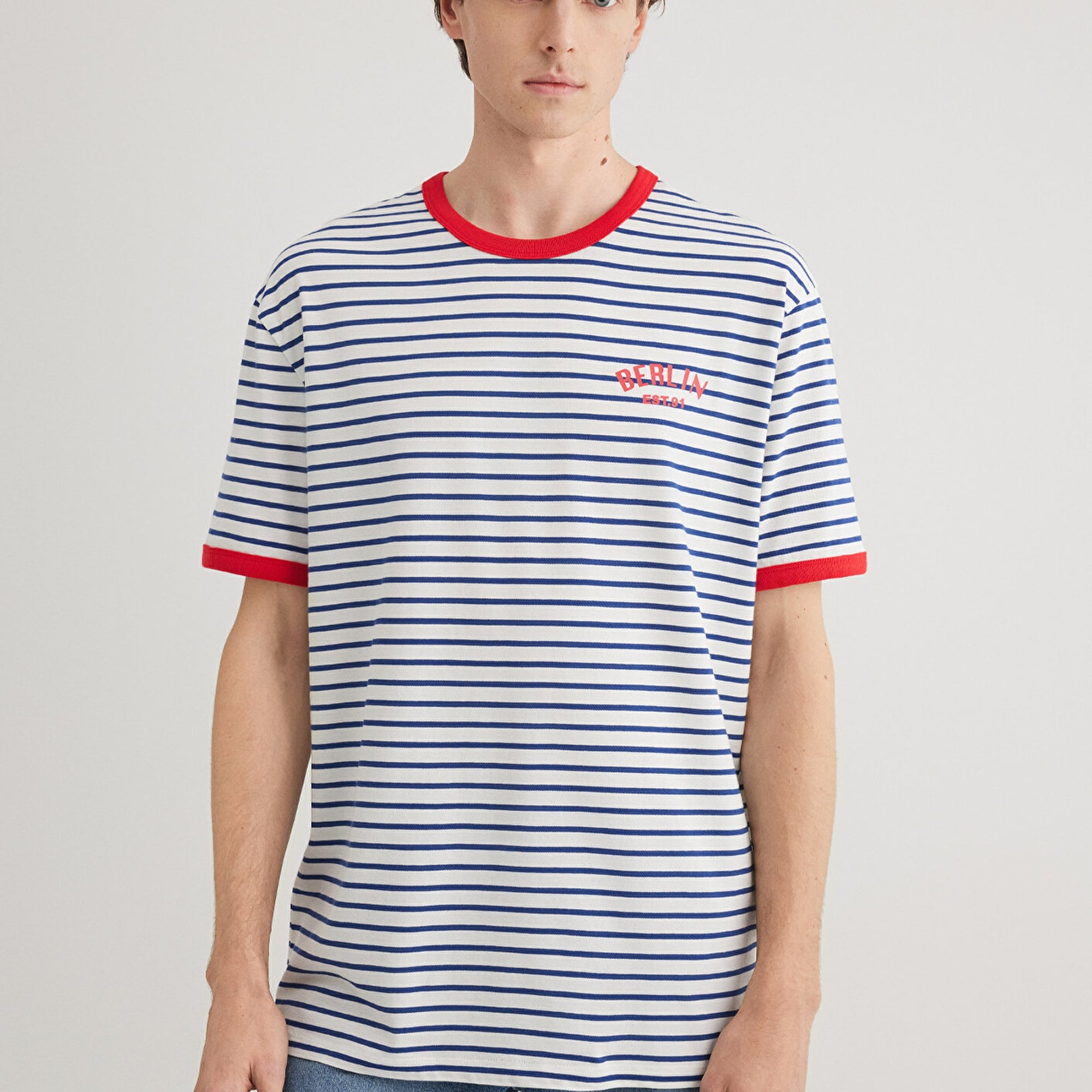 Mavi Berlin Baskılı Çizgili Unisex Tişört Loose Fit / Bol Rahat Kesim 2610025-70899