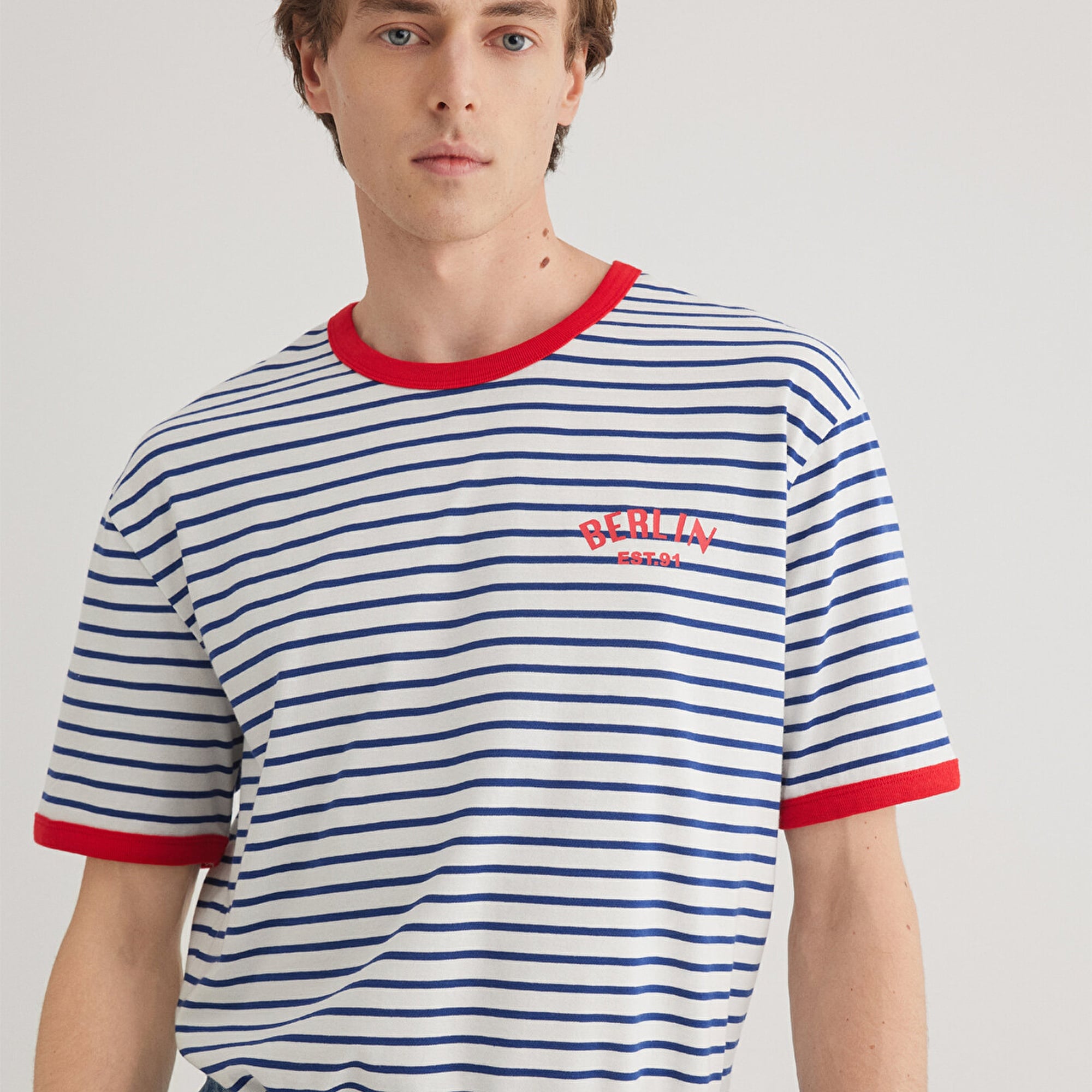 Mavi Berlin Baskılı Çizgili Unisex Tişört Loose Fit / Bol Rahat Kesim 2610025-70899