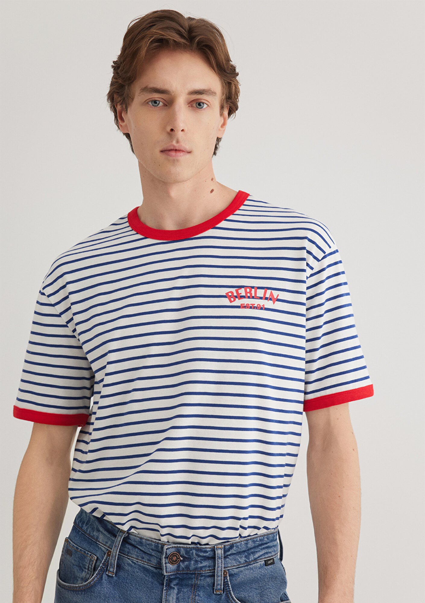  Mavi Berlin Baskılı Çizgili Unisex Tişört Loose Fit / Bol Rahat Kesim 2610025-70899