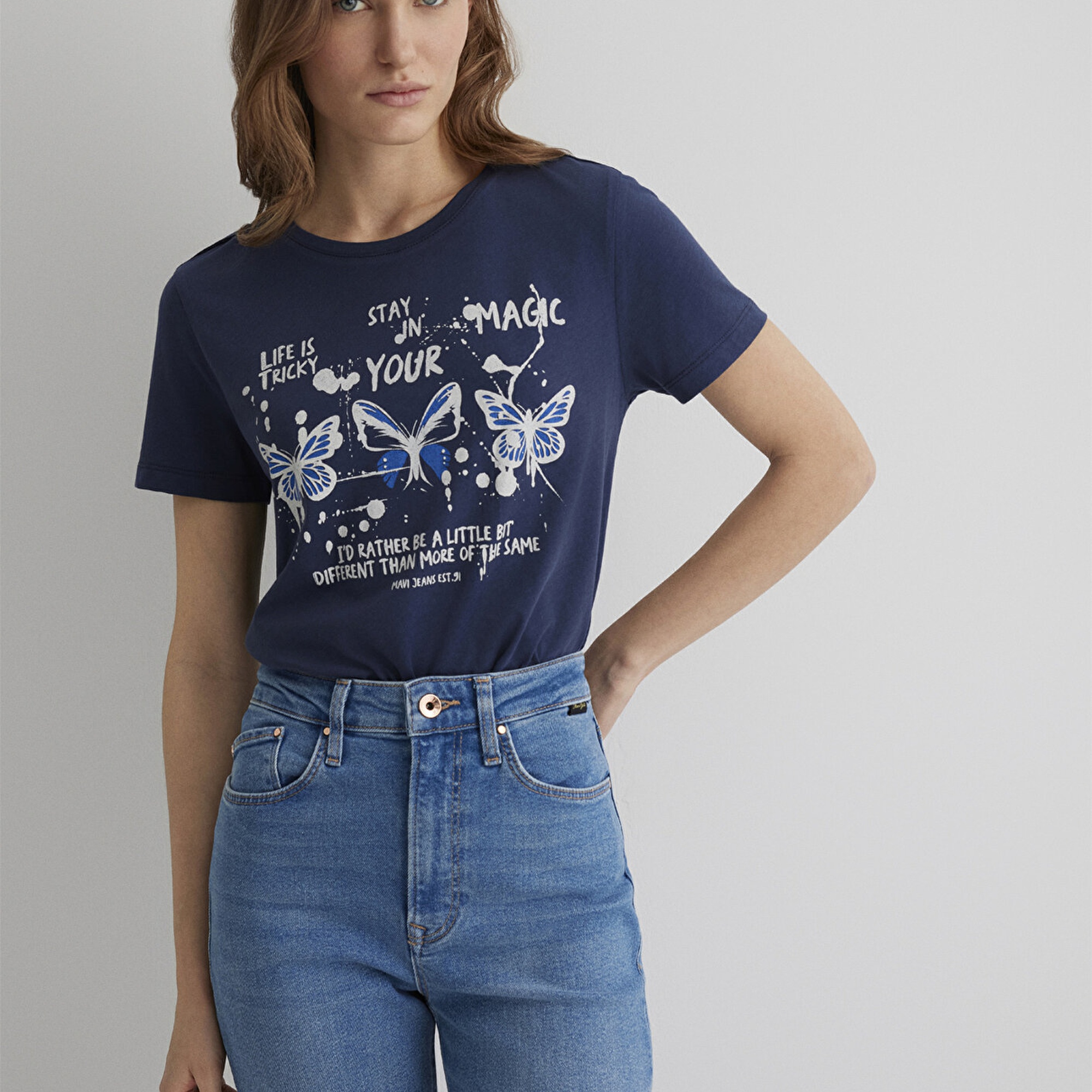 Mavi Kelebek Baskılı Lacivert Tişört Semi Slim Fit / Yarı Dar Kesim 1613491-70487