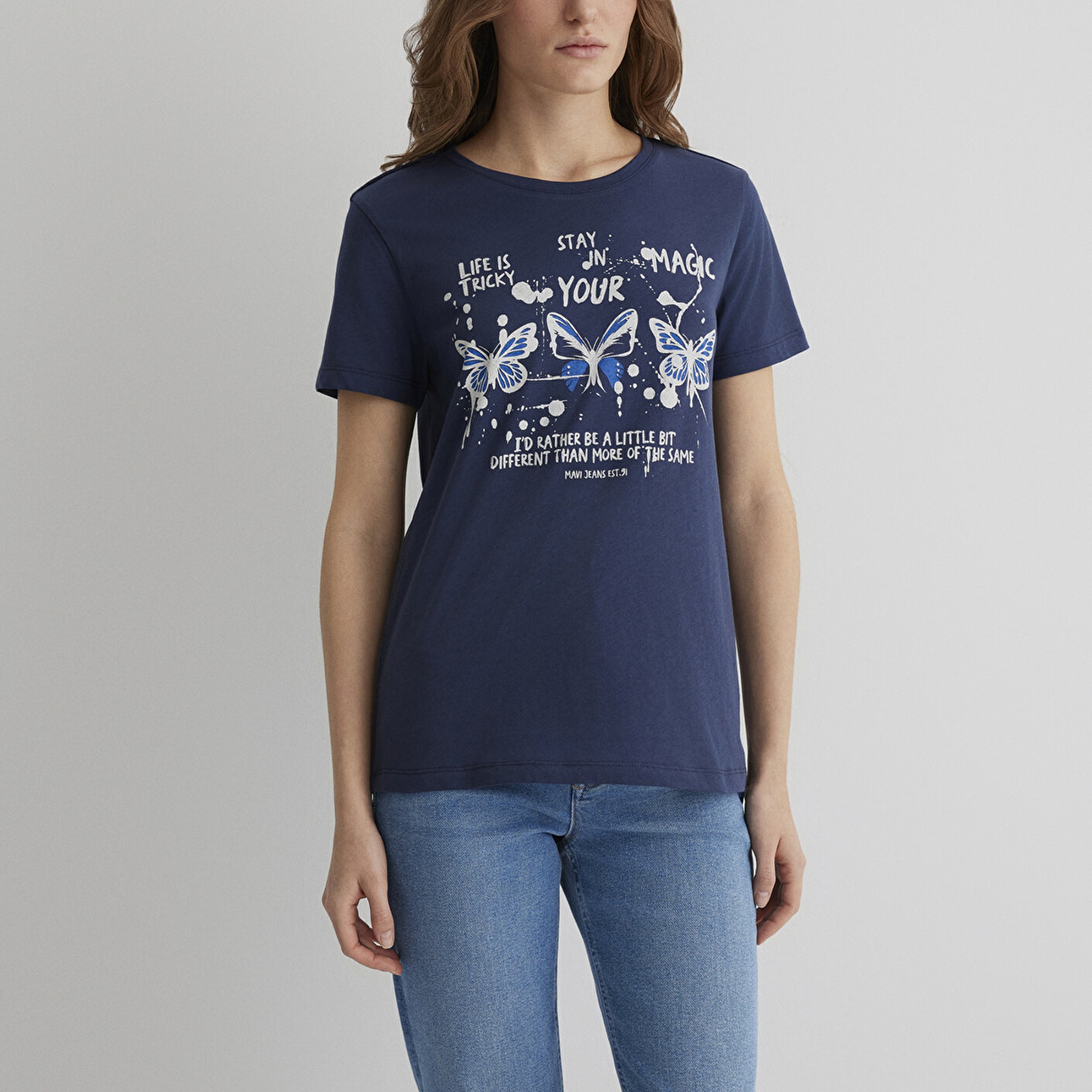 Mavi Kelebek Baskılı Lacivert Tişört Semi Slim Fit / Yarı Dar Kesim 1613491-70487