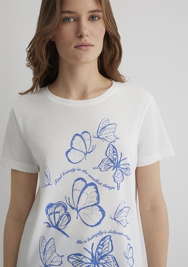  Mavi Kelebek Baskılı Beyaz Tişört Semi Slim Fit / Yarı Dar Kesim 1613455-70057