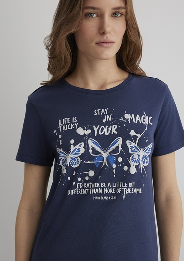  Mavi Kelebek Baskılı Lacivert Tişört Semi Slim Fit / Yarı Dar Kesim 1613491-70487