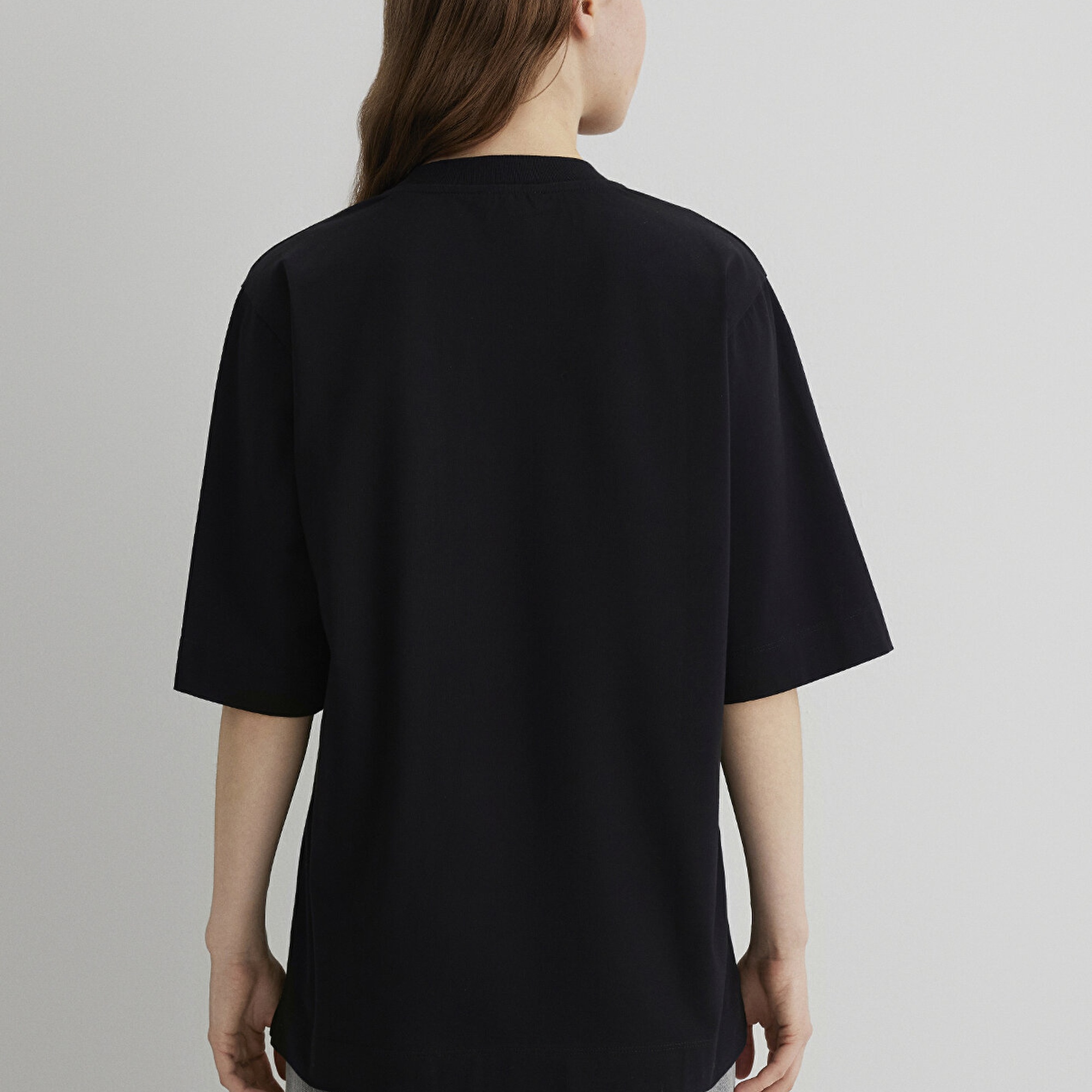 Mavi Sporty Lux Siyah Tişört Loose Fit / Bol Rahat Kesim 1613031-900