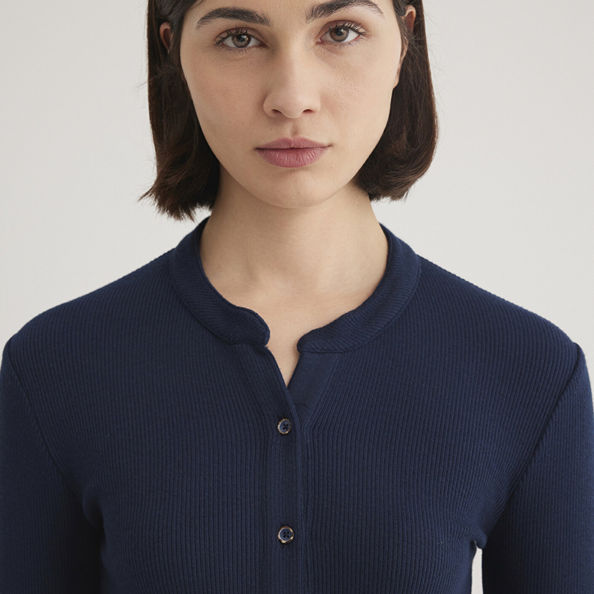 Mavi Düğme Detaylı Lacivert Tişört Fitted / Vücuda Oturan Kesim 1612915-82318