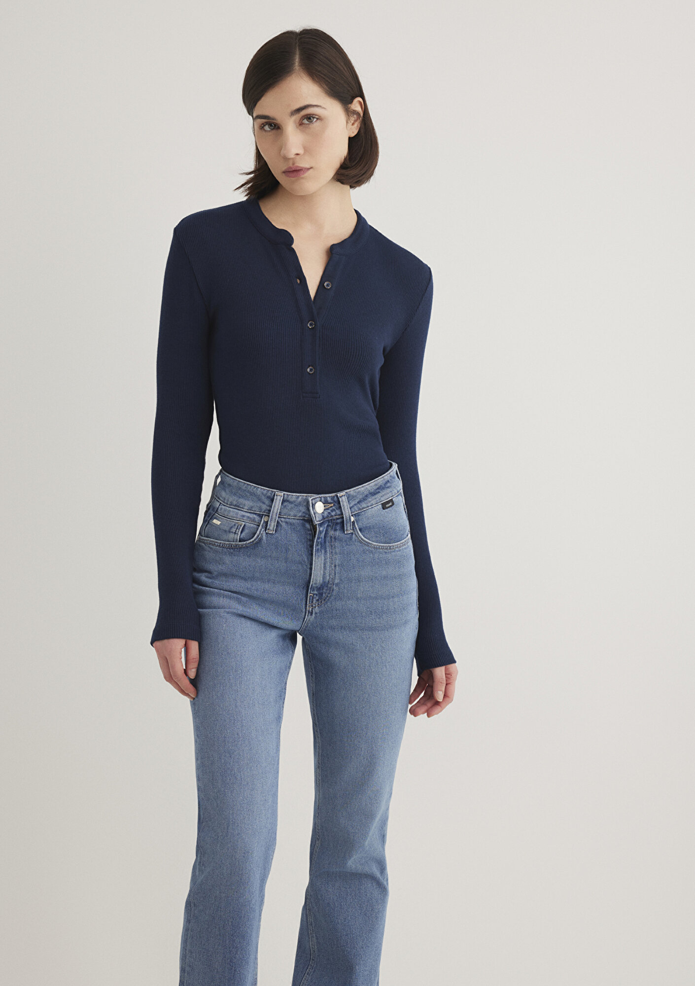  Mavi Düğme Detaylı Lacivert Tişört Fitted / Vücuda Oturan Kesim 1612915-82318