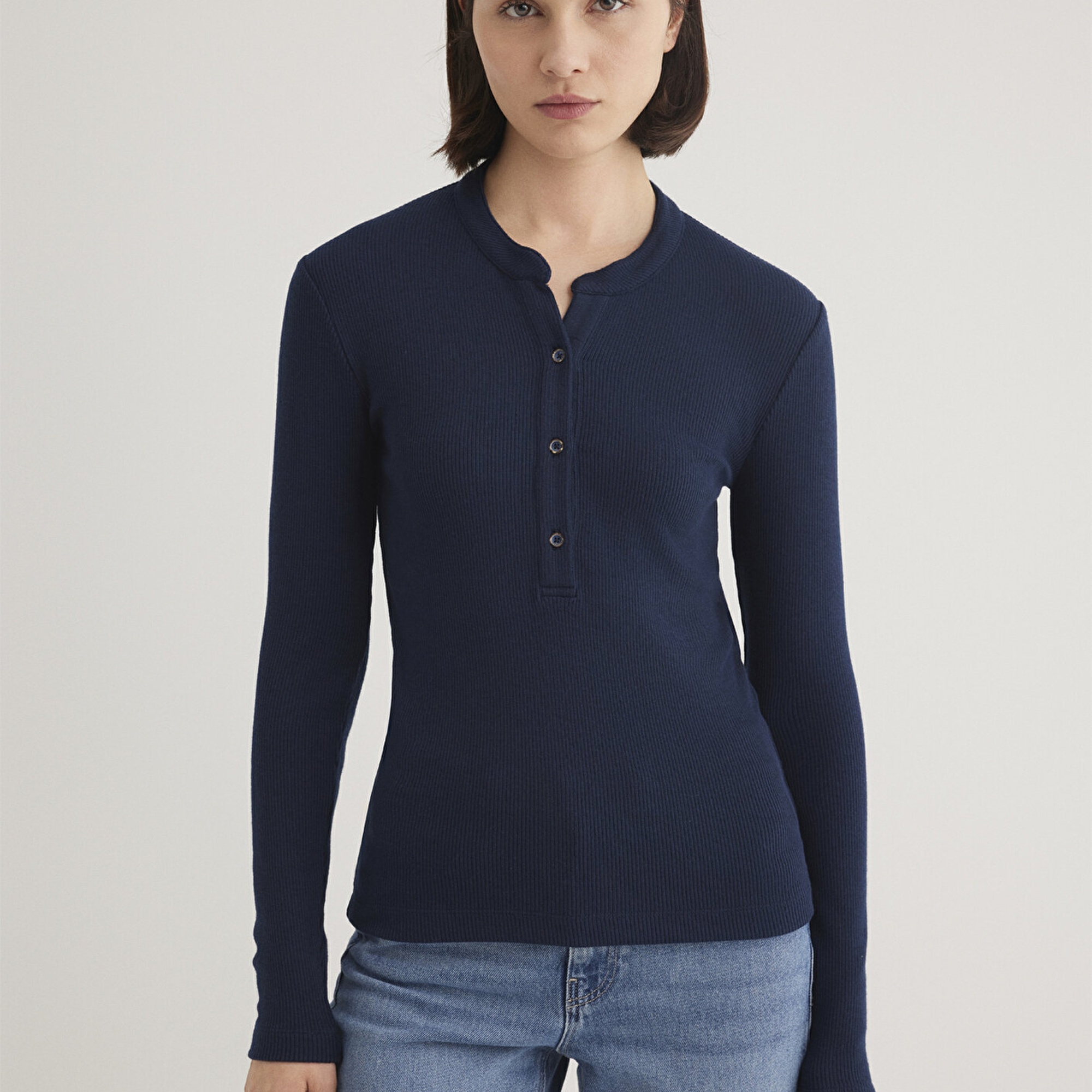 Mavi Düğme Detaylı Lacivert Tişört Fitted / Vücuda Oturan Kesim 1612915-82318