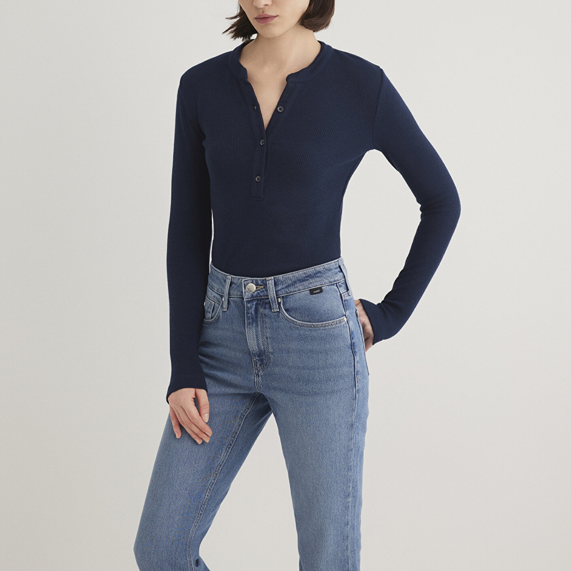 Mavi Düğme Detaylı Lacivert Tişört Fitted / Vücuda Oturan Kesim 1612915-82318