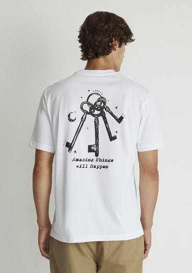  Mavi Sırt Baskılı Beyaz Tişört Loose Fit / Bol Rahat Kesim 0612456-620