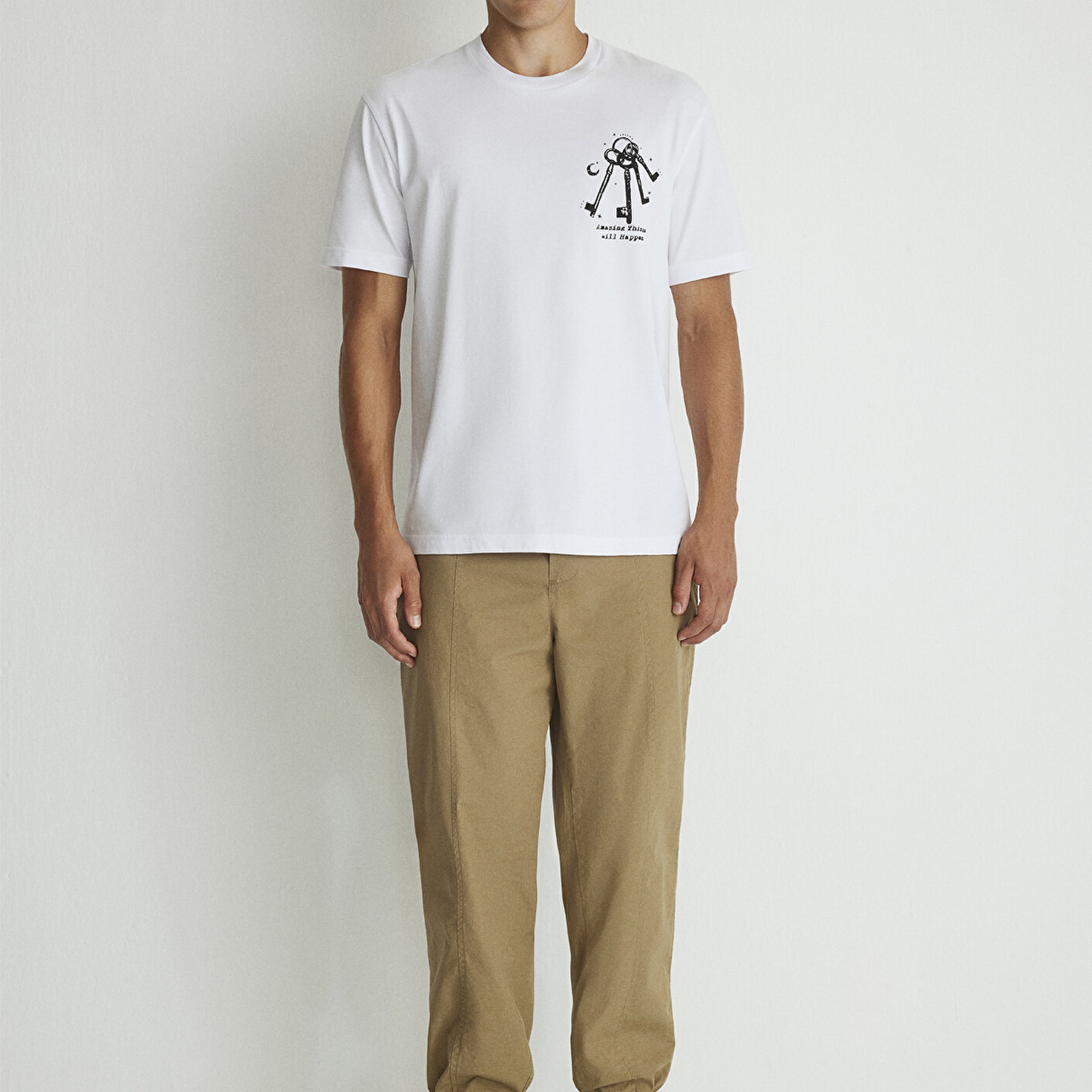 Mavi Sırt Baskılı Beyaz Tişört Loose Fit / Bol Rahat Kesim 0612456-620