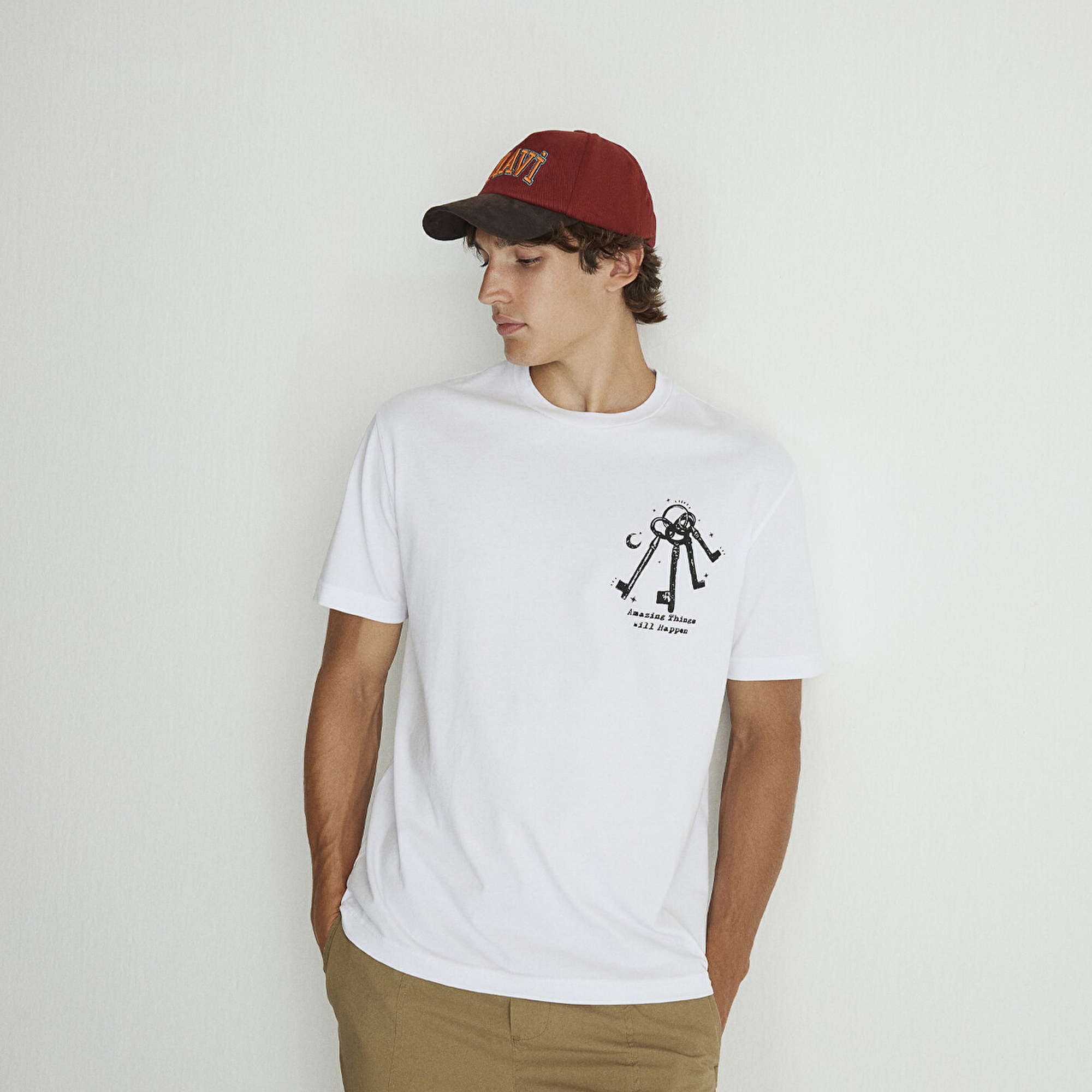 Mavi Sırt Baskılı Beyaz Tişört Loose Fit / Bol Rahat Kesim 0612456-620