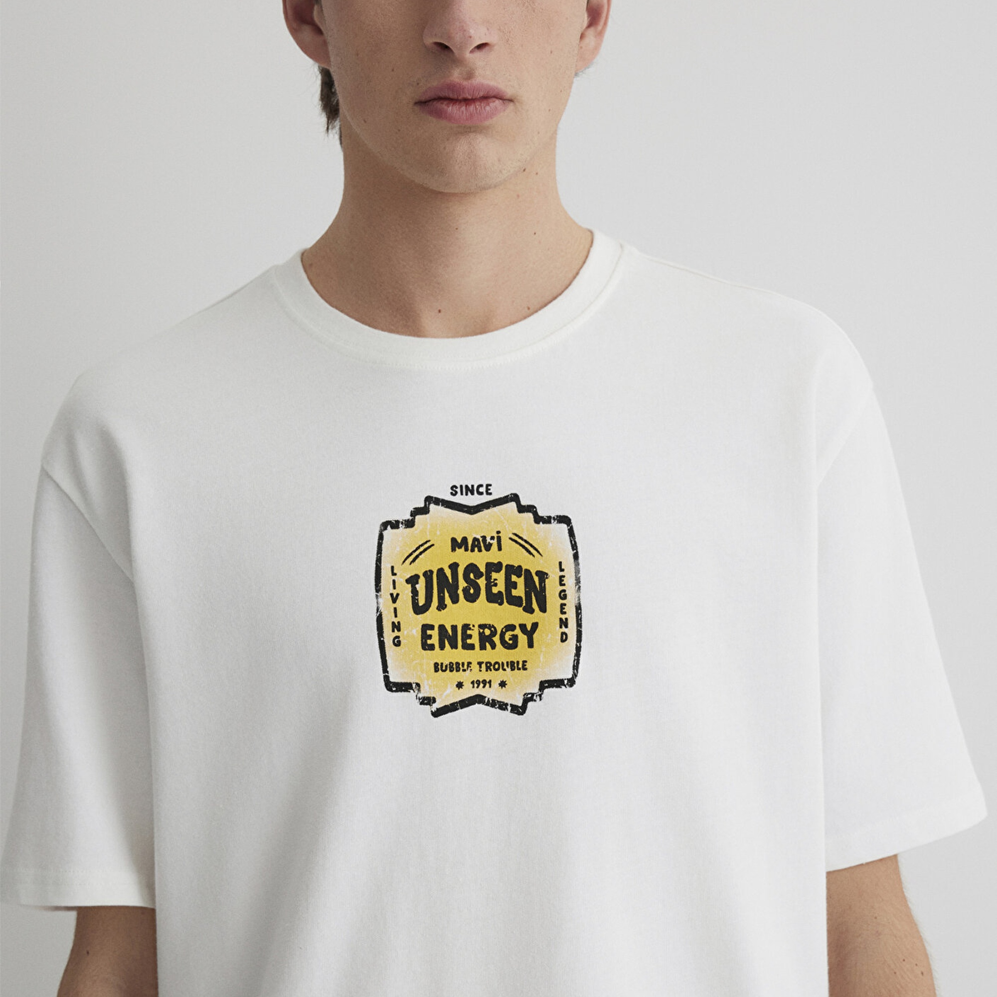 Mavi Sırt Baskılı Beyaz Tişört Loose Fit / Bol Rahat Kesim 0612455-80194