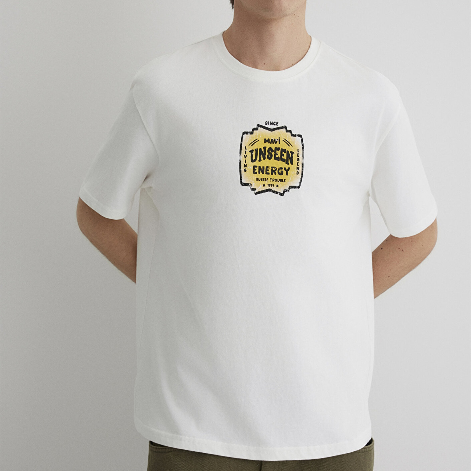 Mavi Sırt Baskılı Beyaz Tişört Loose Fit / Bol Rahat Kesim 0612455-80194