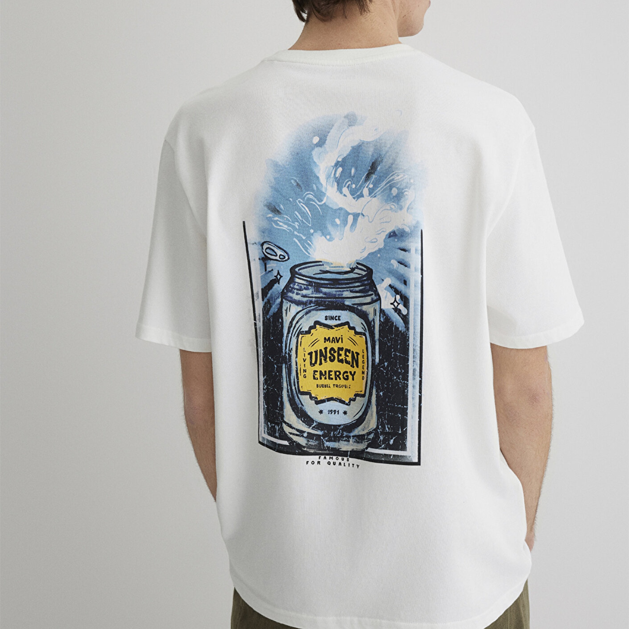 Mavi Sırt Baskılı Beyaz Tişört Loose Fit / Bol Rahat Kesim 0612455-80194