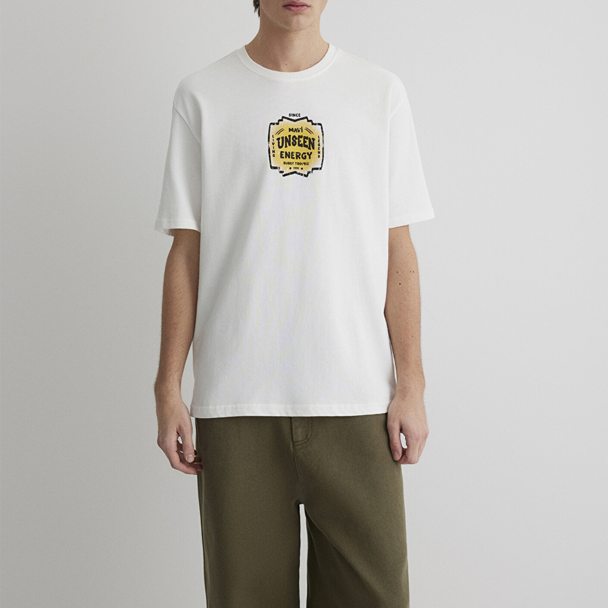 Mavi Sırt Baskılı Beyaz Tişört Loose Fit / Bol Rahat Kesim 0612455-80194