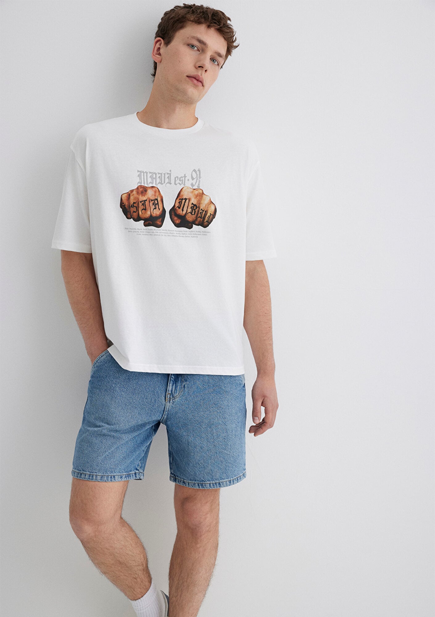  Mavi Baskılı Ekru Tişört Relaxed Fit / Rahat Kesim 0613003-70057