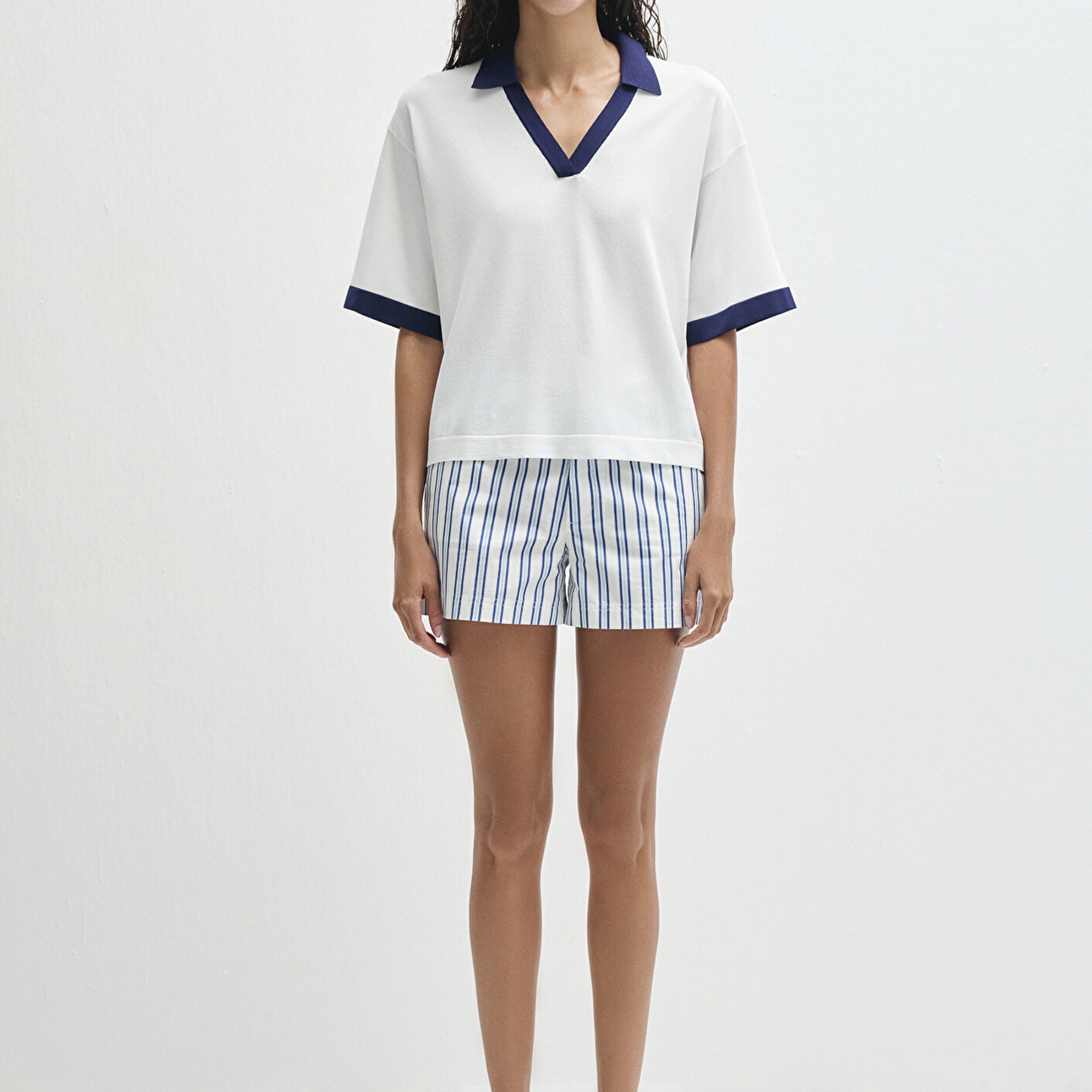 Mavi Lacivert Yakalı Beyaz Triko Polo Regular Fit / Normal Kesim 1710748-70057