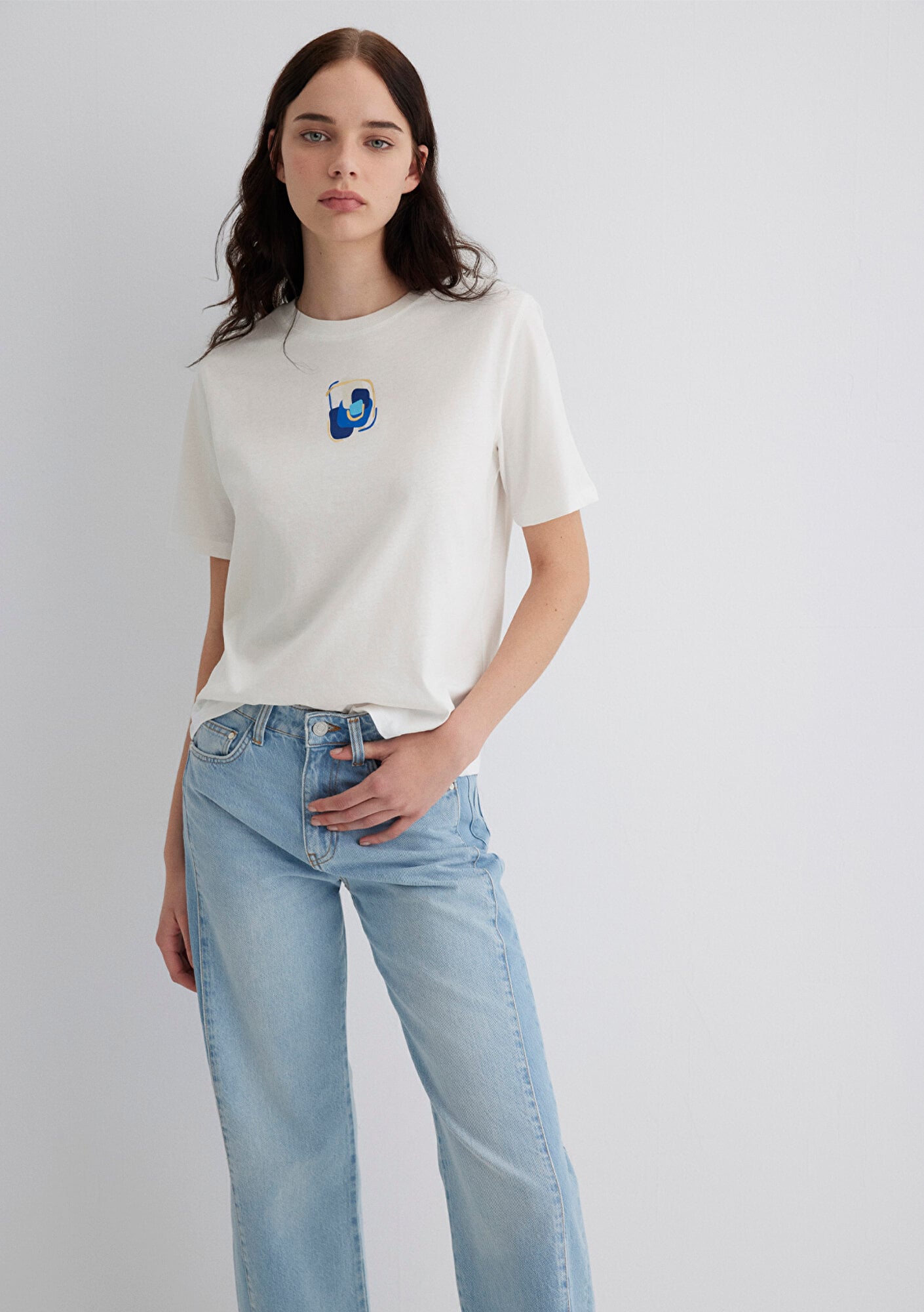  Mavi Nazar Boncuğu Baskılı Beyaz Tişört Regular Fit / Normal Kesim 1613444-70057