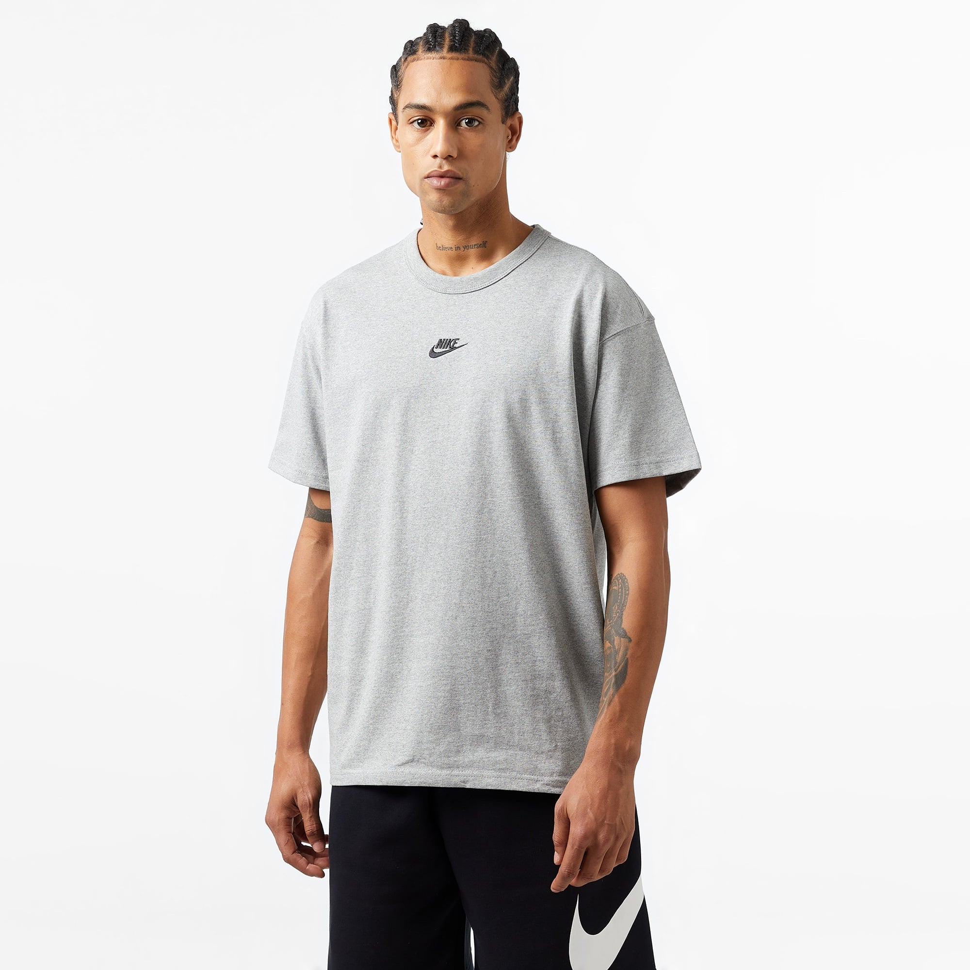 Nike Sportswear Premium Essential Sustainable Erkek Gri T-Shirt