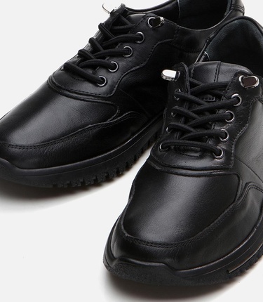  Kadın Deri Siyah Spor Ayakkabı