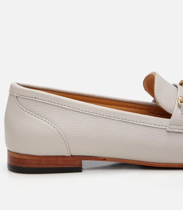  Kadın Deri Ekru Tokalı Klasik Loafer