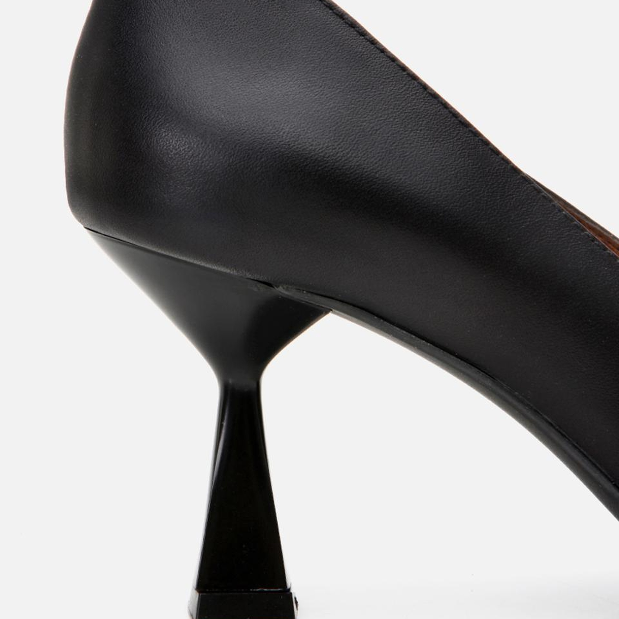 Kadın Deri Siyah Esnek Tabanlı Stiletto