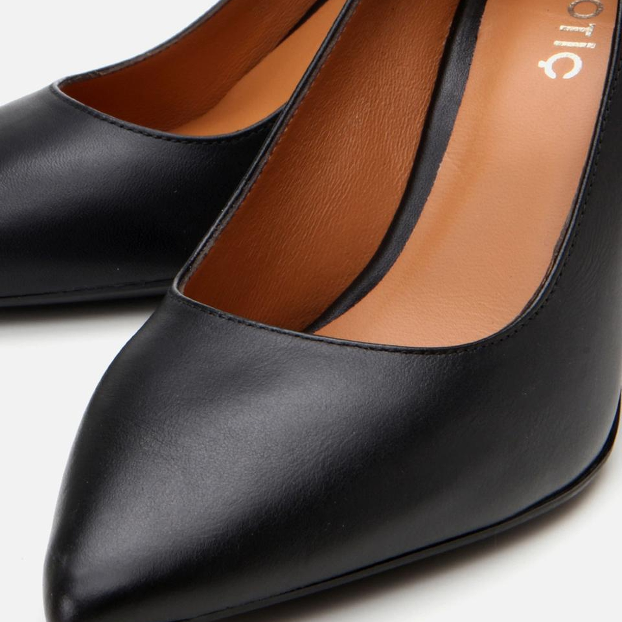 Kadın Deri Siyah Esnek Tabanlı Stiletto