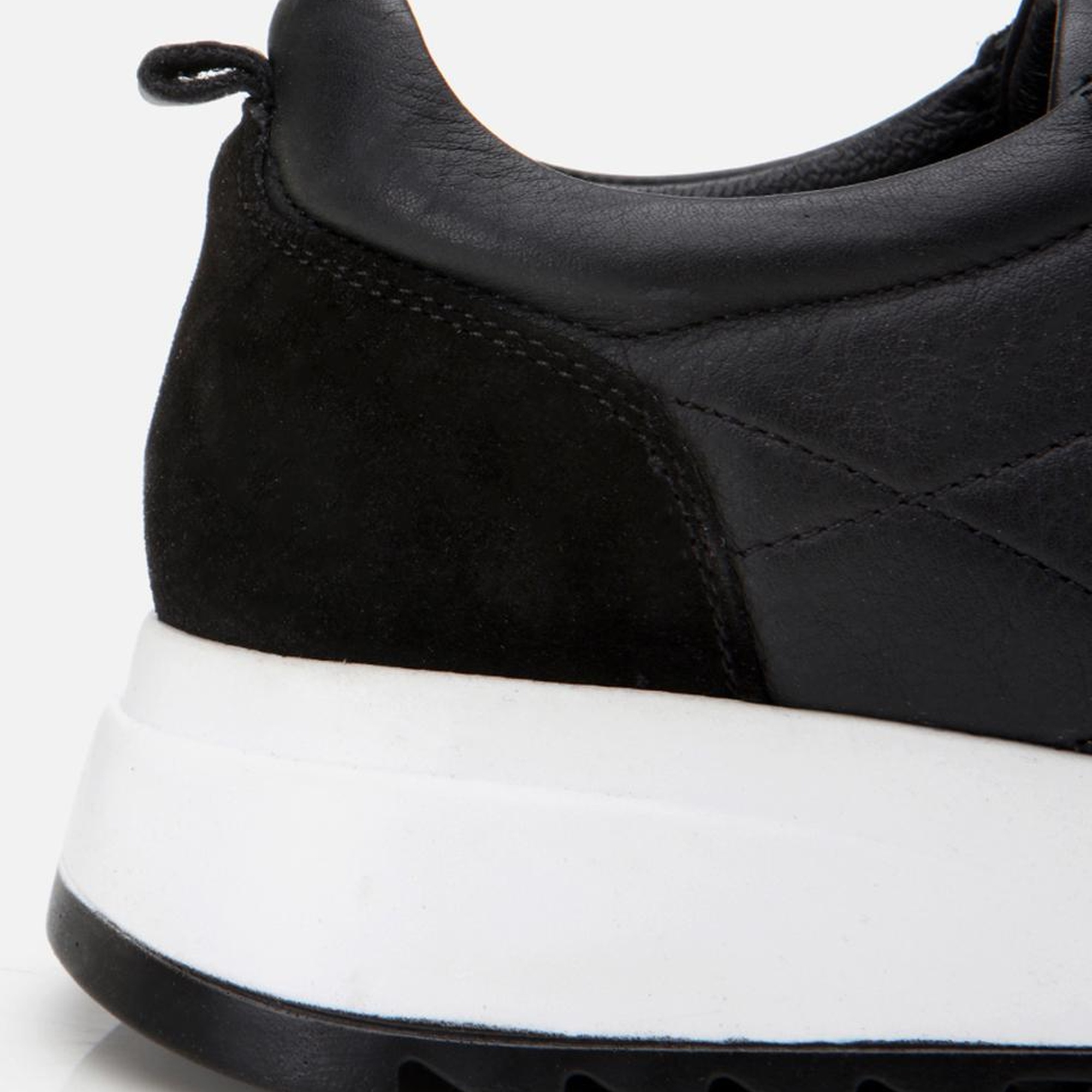 Kadın Deri Siyah Kalın Tabanlı Spor Ayakkabı