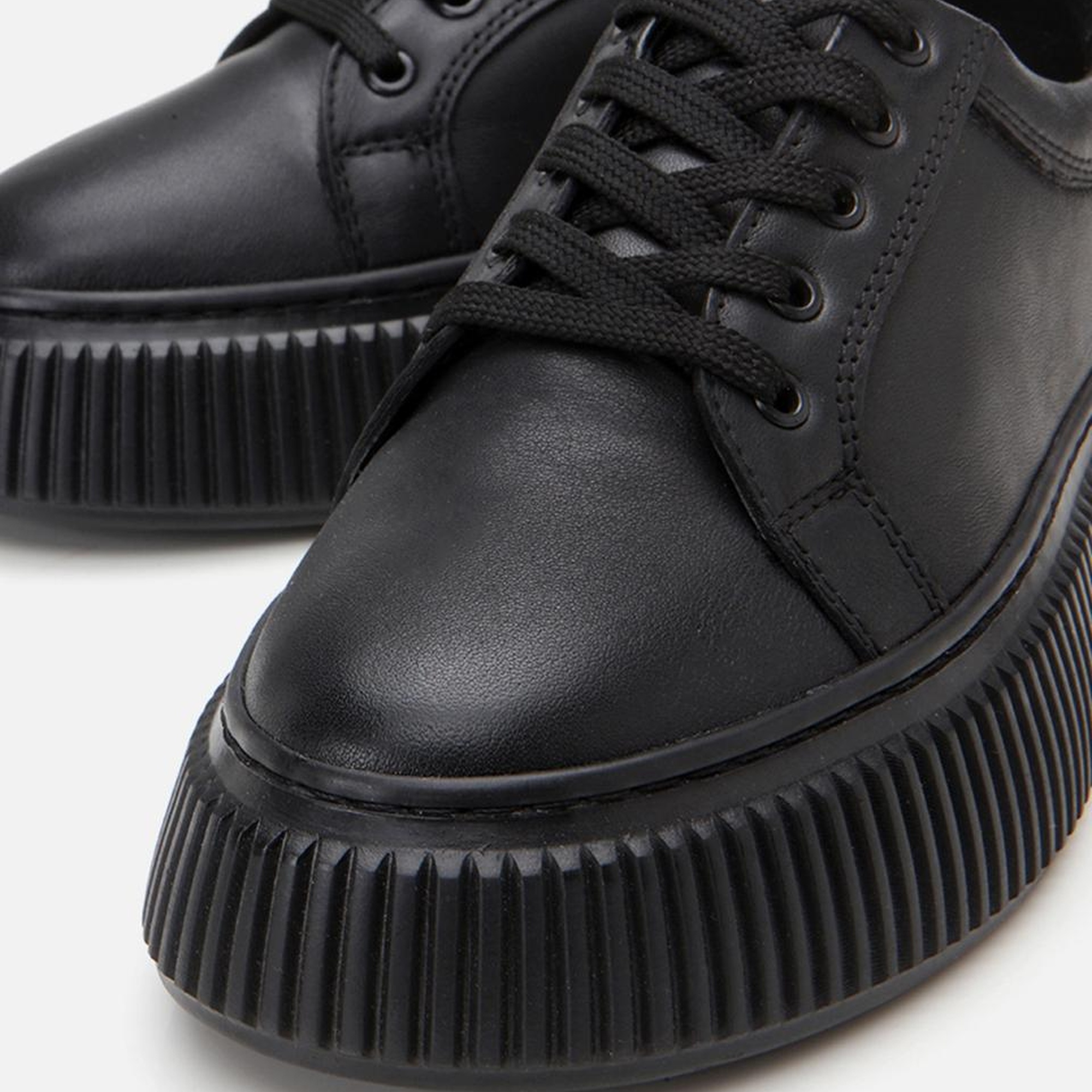 Kadın Deri Siyah Kalın Tabanlı Spor Ayakkabı