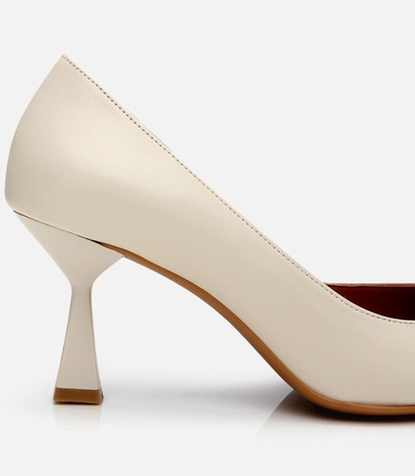  Kadın Deri Ekru Tokalı Stiletto