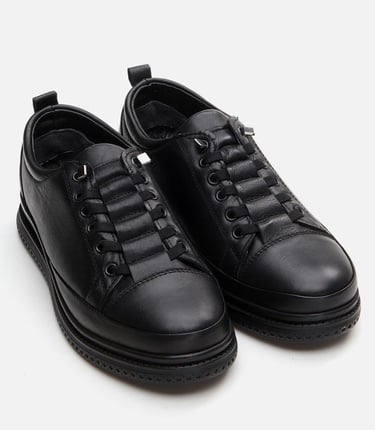  Kadın Deri Siyah Spor Ayakkabı