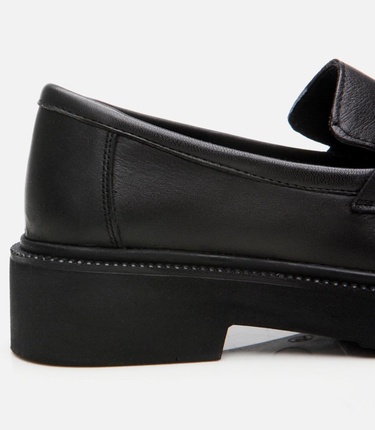  Kadın Deri Siyah Kalın Tabanlı Klasik Loafer