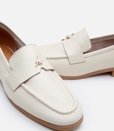  Kadın Deri Ekru Esnek Tabanlı Klasik Loafer