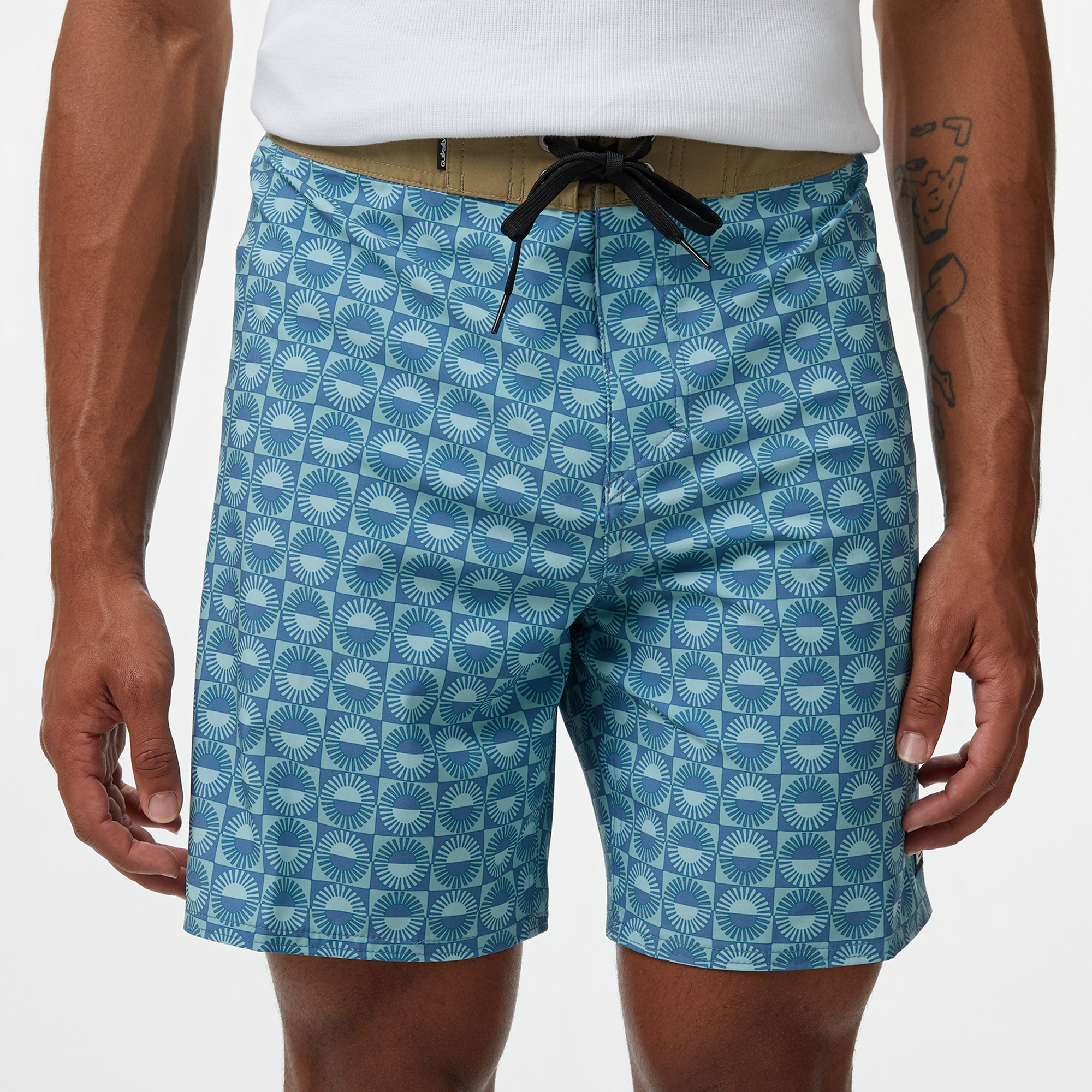 Quiksilver Surfsilk Scallop 18 Erkek Siyah Deniz Şortu