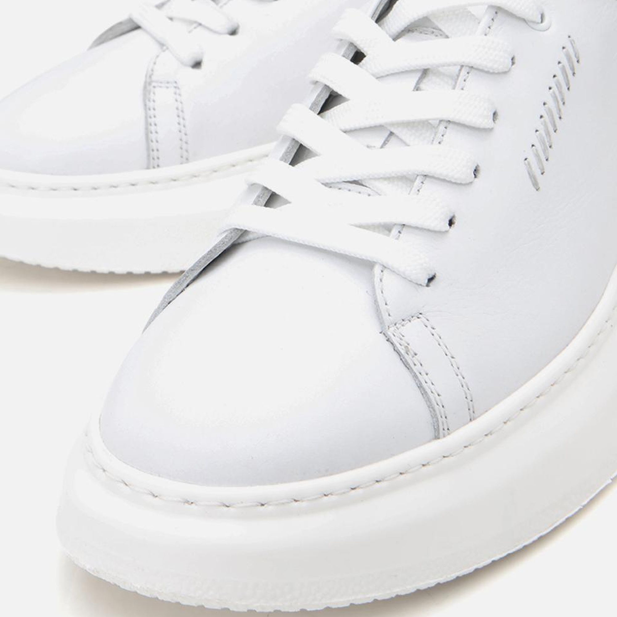 Erkek Deri Beyaz Toka Detaylı Spor Ayakkabı